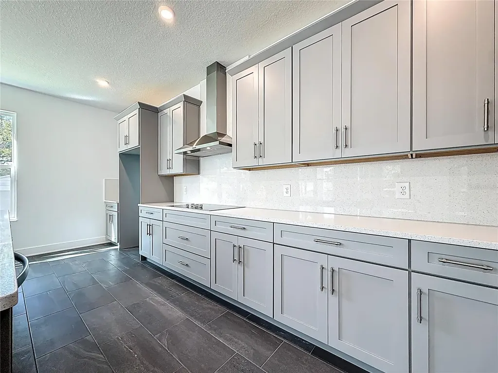 4732 W Wallcraft Avenue Tampa FL 33611