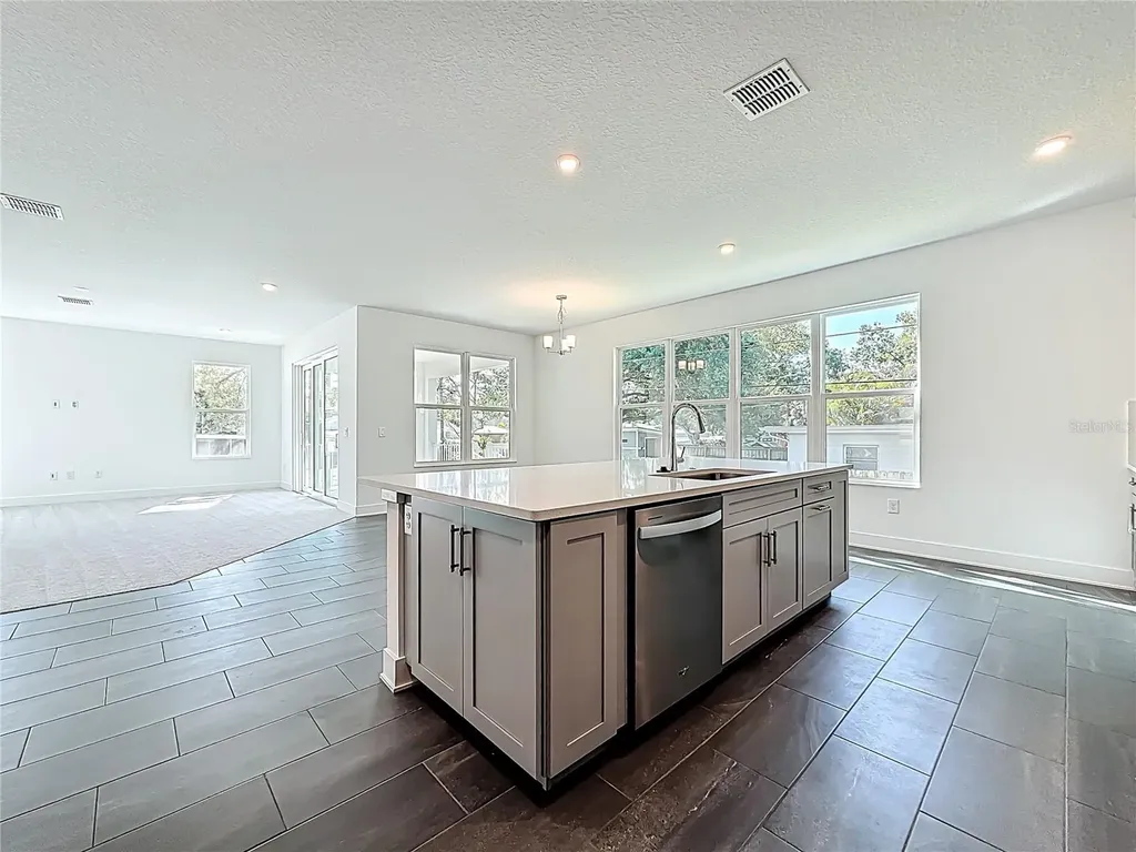 4732 W Wallcraft Avenue Tampa FL 33611