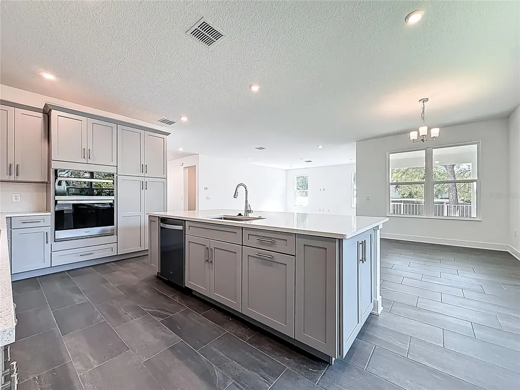 4732 W Wallcraft Avenue Tampa FL 33611