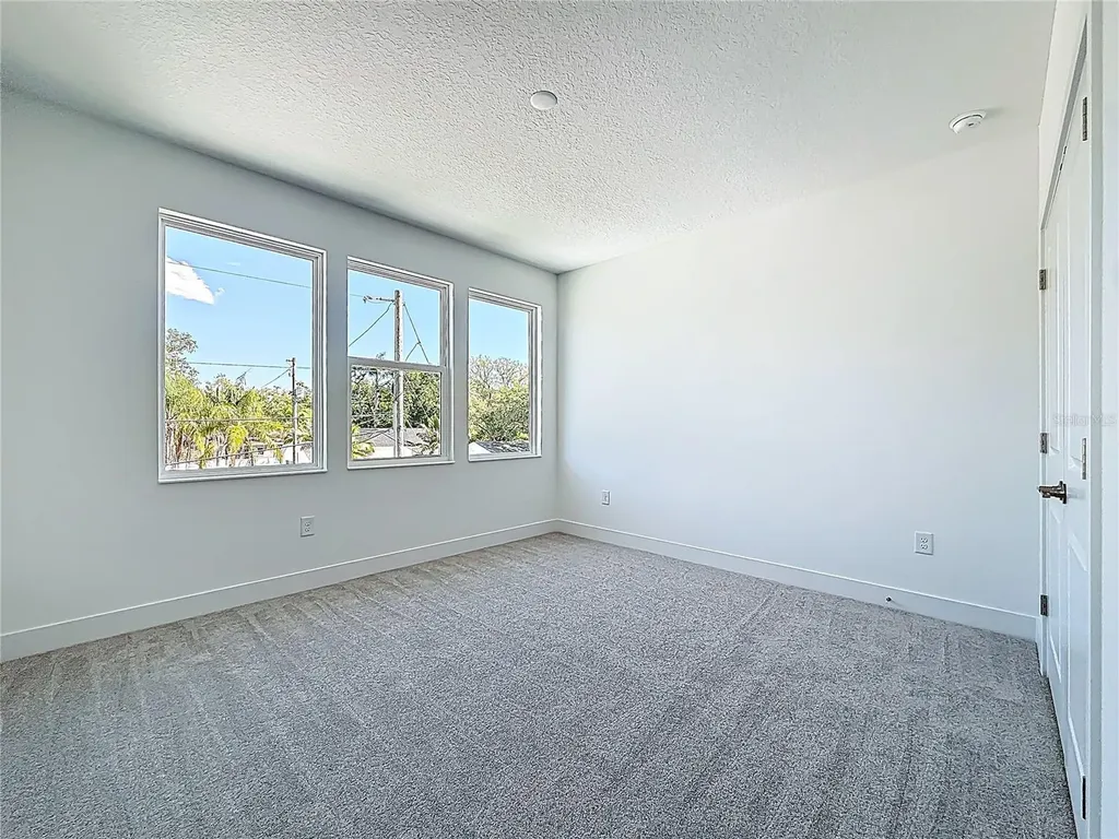 4732 W Wallcraft Avenue Tampa FL 33611