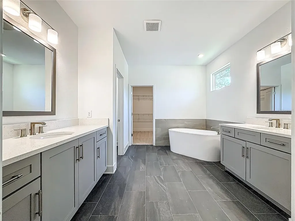 4732 W Wallcraft Avenue Tampa FL 33611