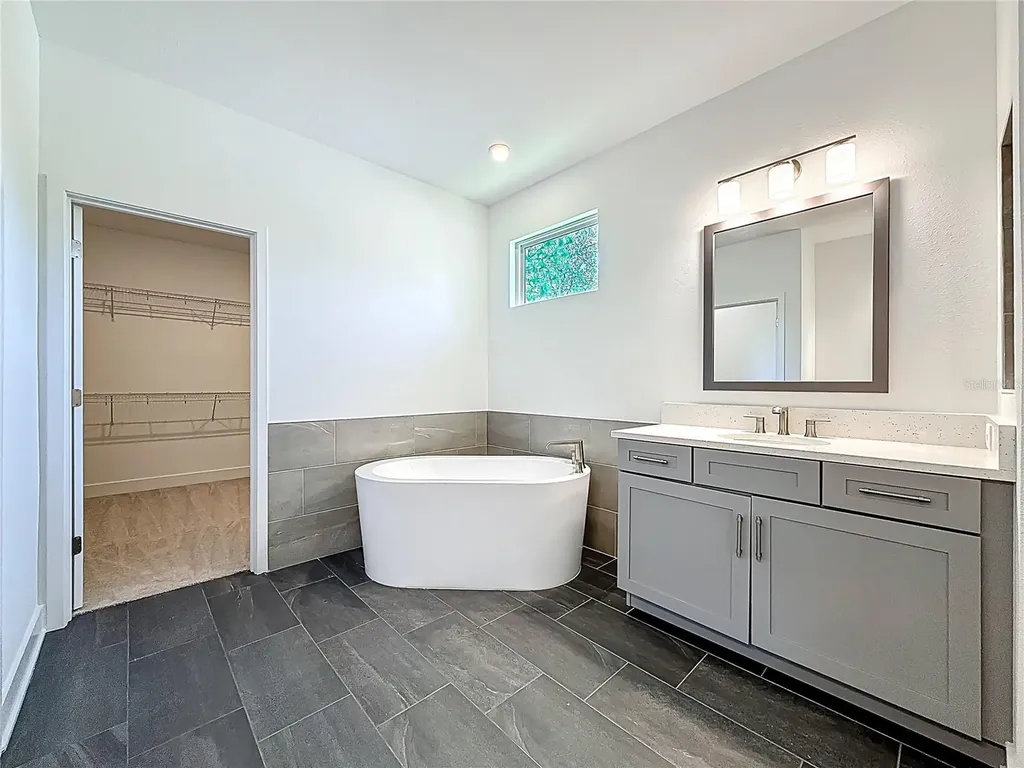 4732 W Wallcraft Avenue Tampa FL 33611