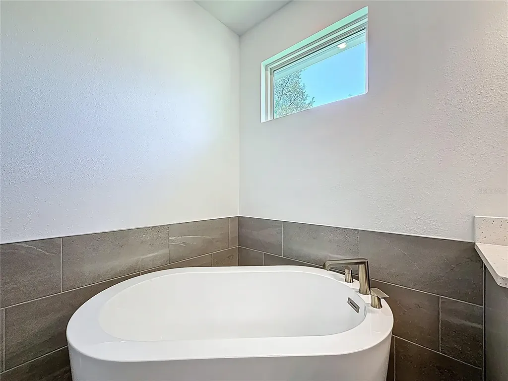 4732 W Wallcraft Avenue Tampa FL 33611