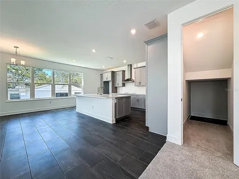 4732 W Wallcraft Avenue Tampa FL 33611