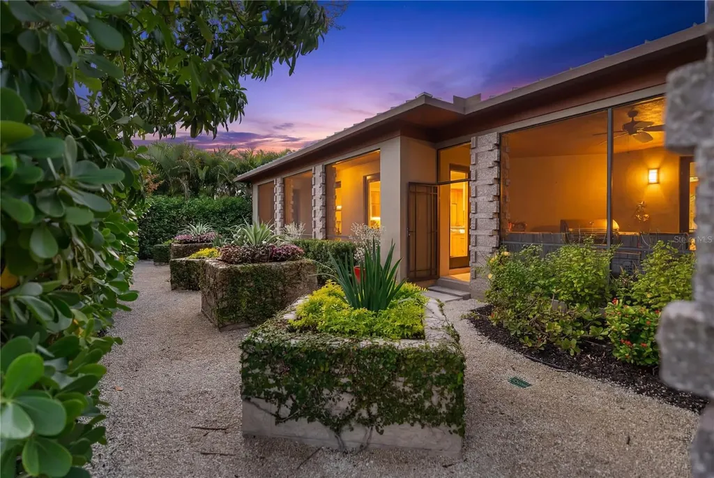 1804 N Lake Shore Drive Sarasota FL 34231