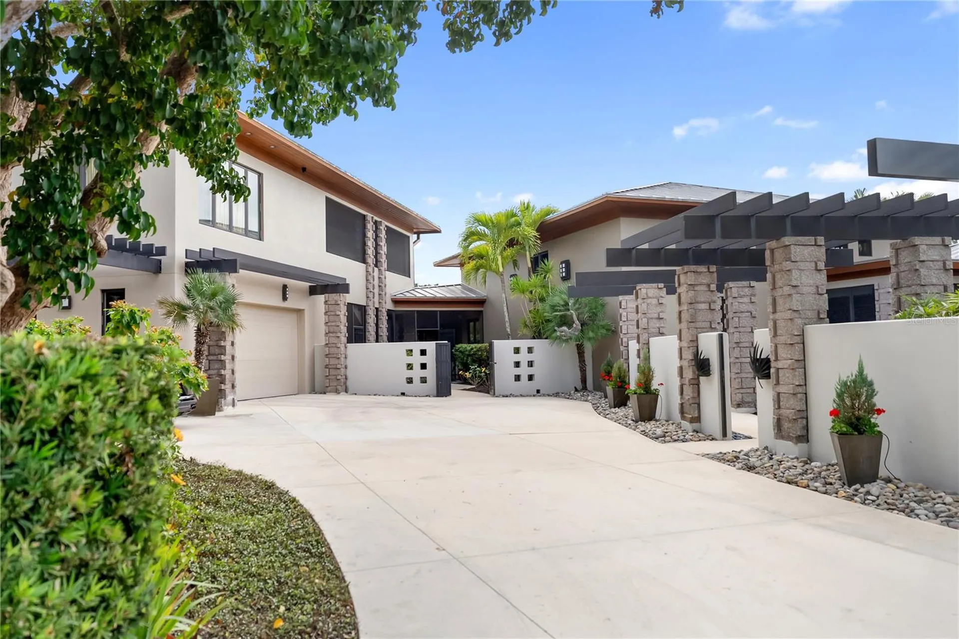 1804 N Lake Shore Drive Sarasota FL 34231