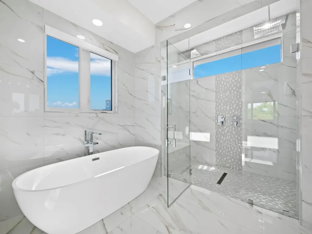 635 Jungle Queen Way Longboat Key FL 34228
