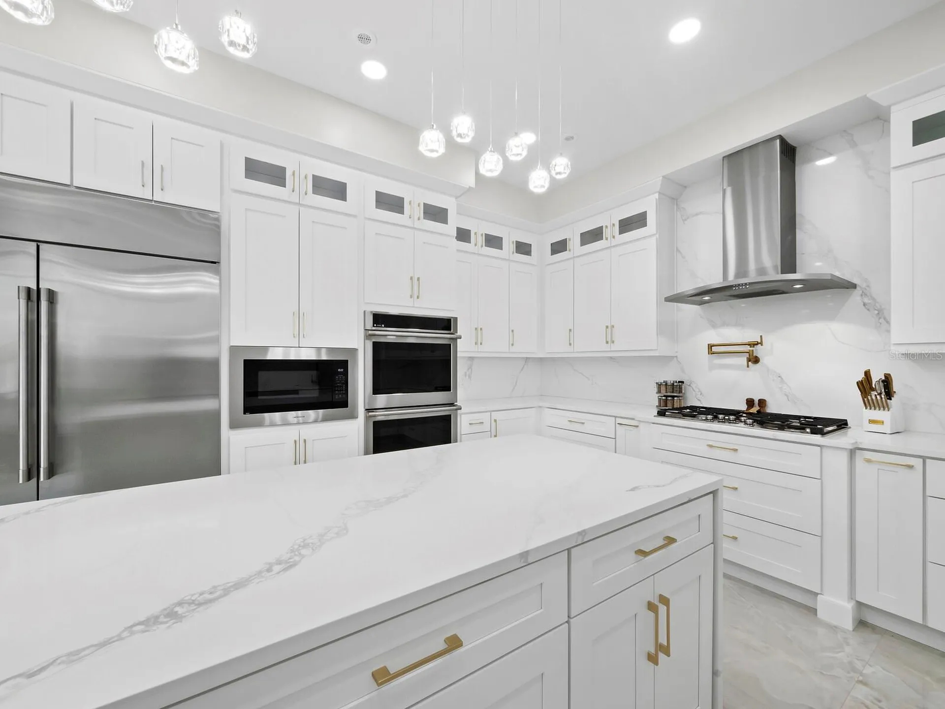 635 Jungle Queen Way Longboat Key FL 34228