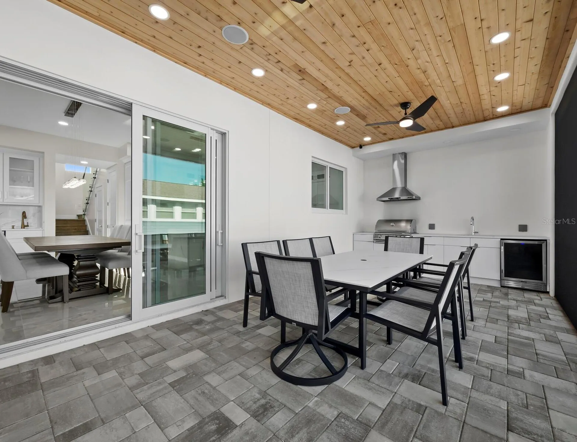635 Jungle Queen Way Longboat Key FL 34228