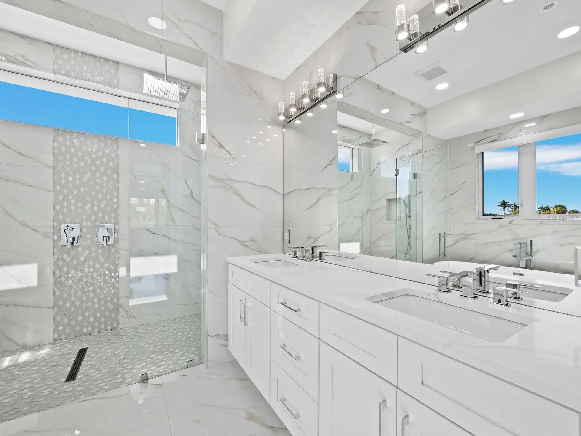 635 Jungle Queen Way Longboat Key FL 34228