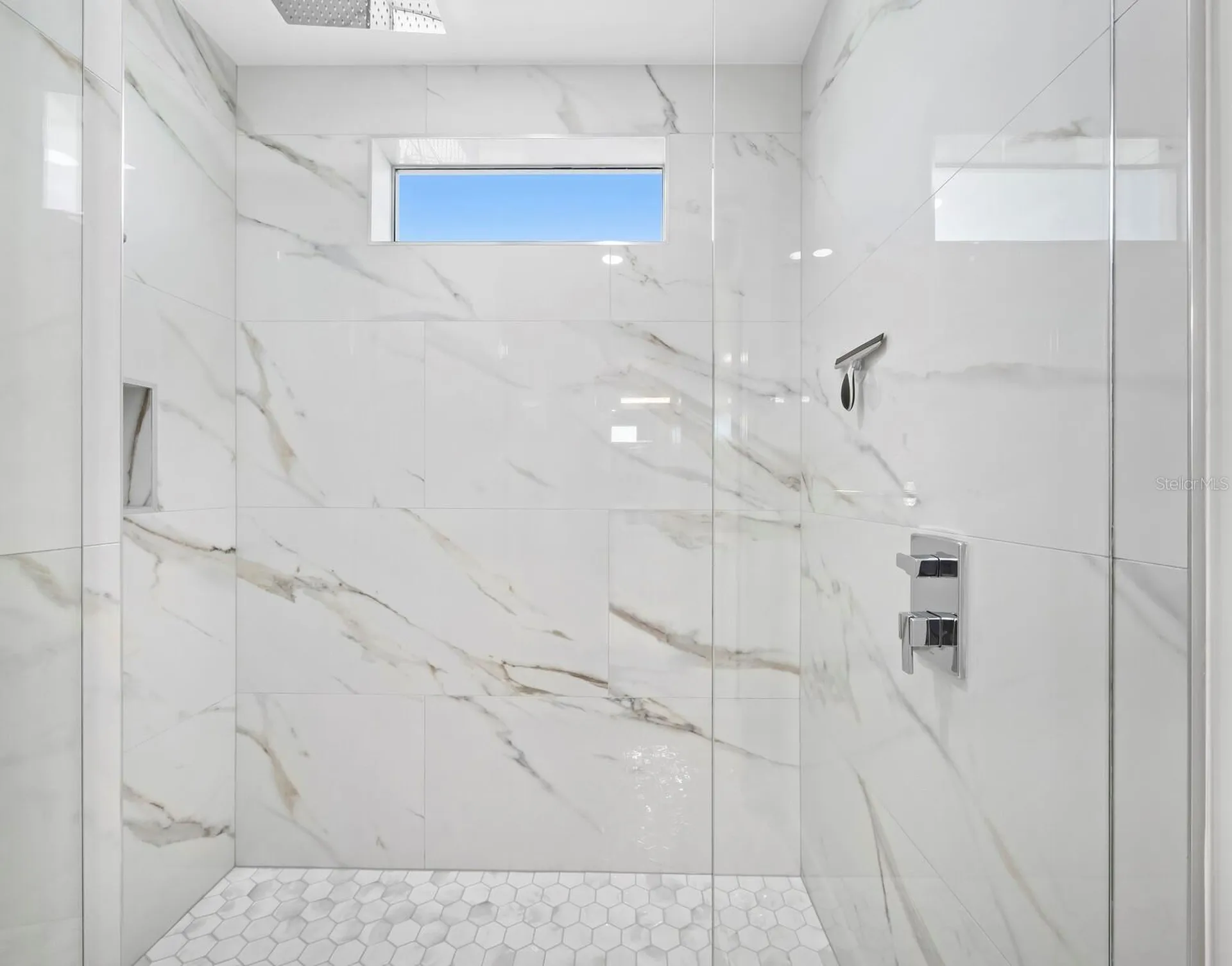 635 Jungle Queen Way Longboat Key FL 34228