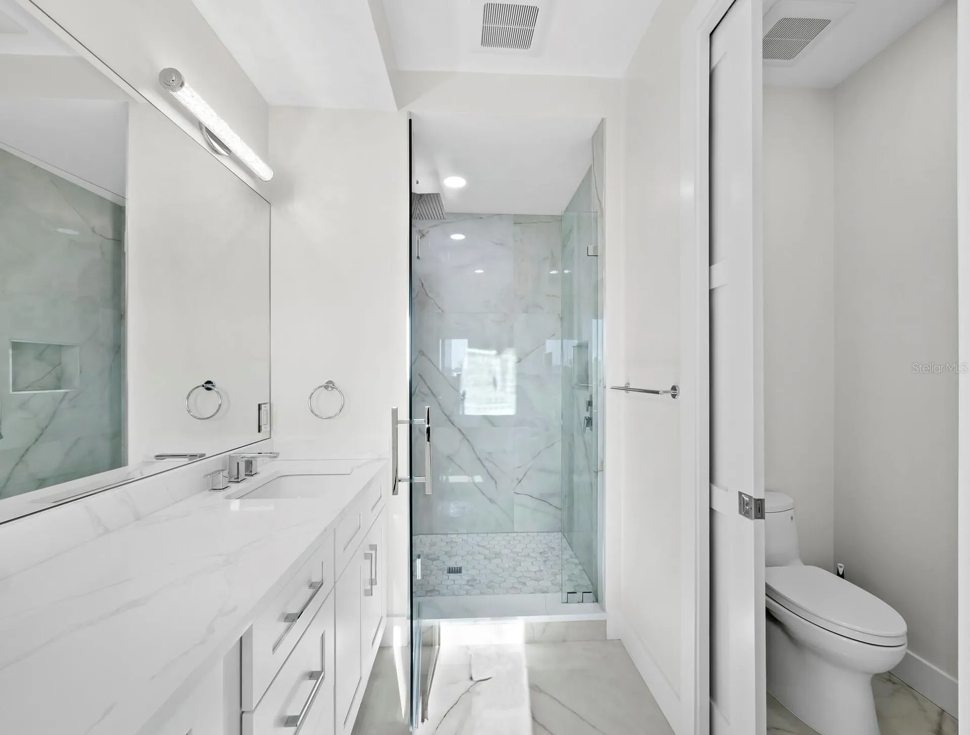 635 Jungle Queen Way Longboat Key FL 34228