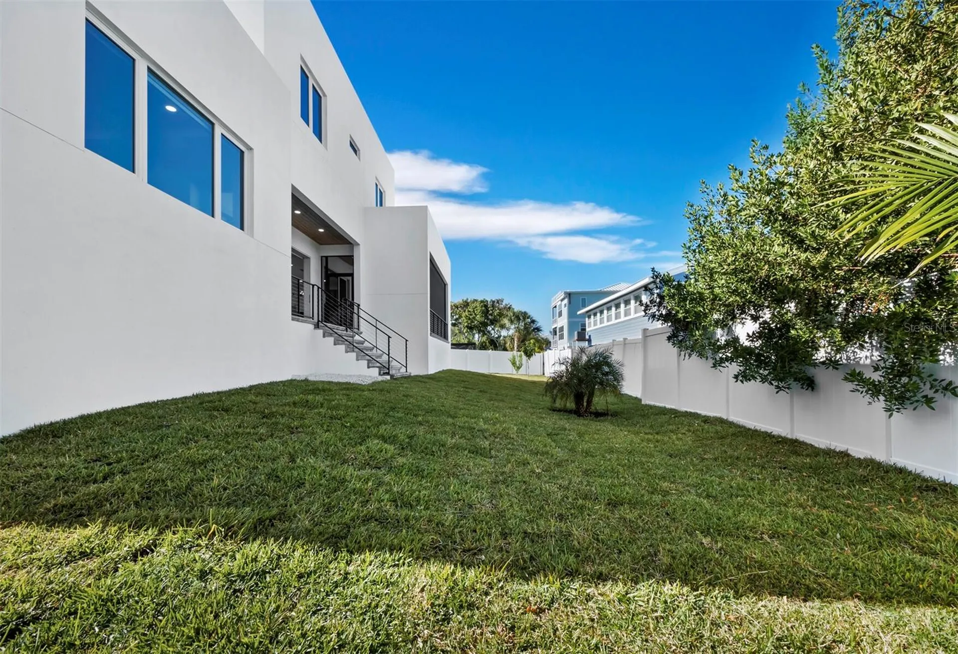 635 Jungle Queen Way Longboat Key FL 34228