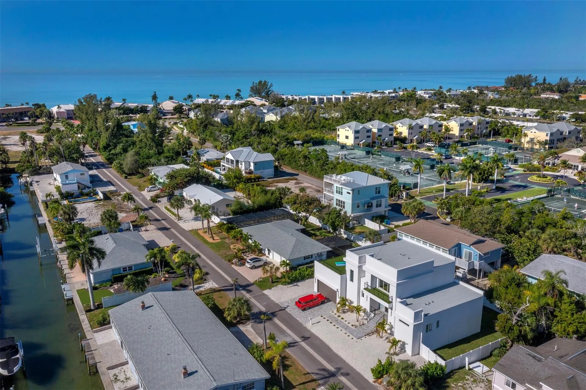 635 Jungle Queen Way Longboat Key FL 34228