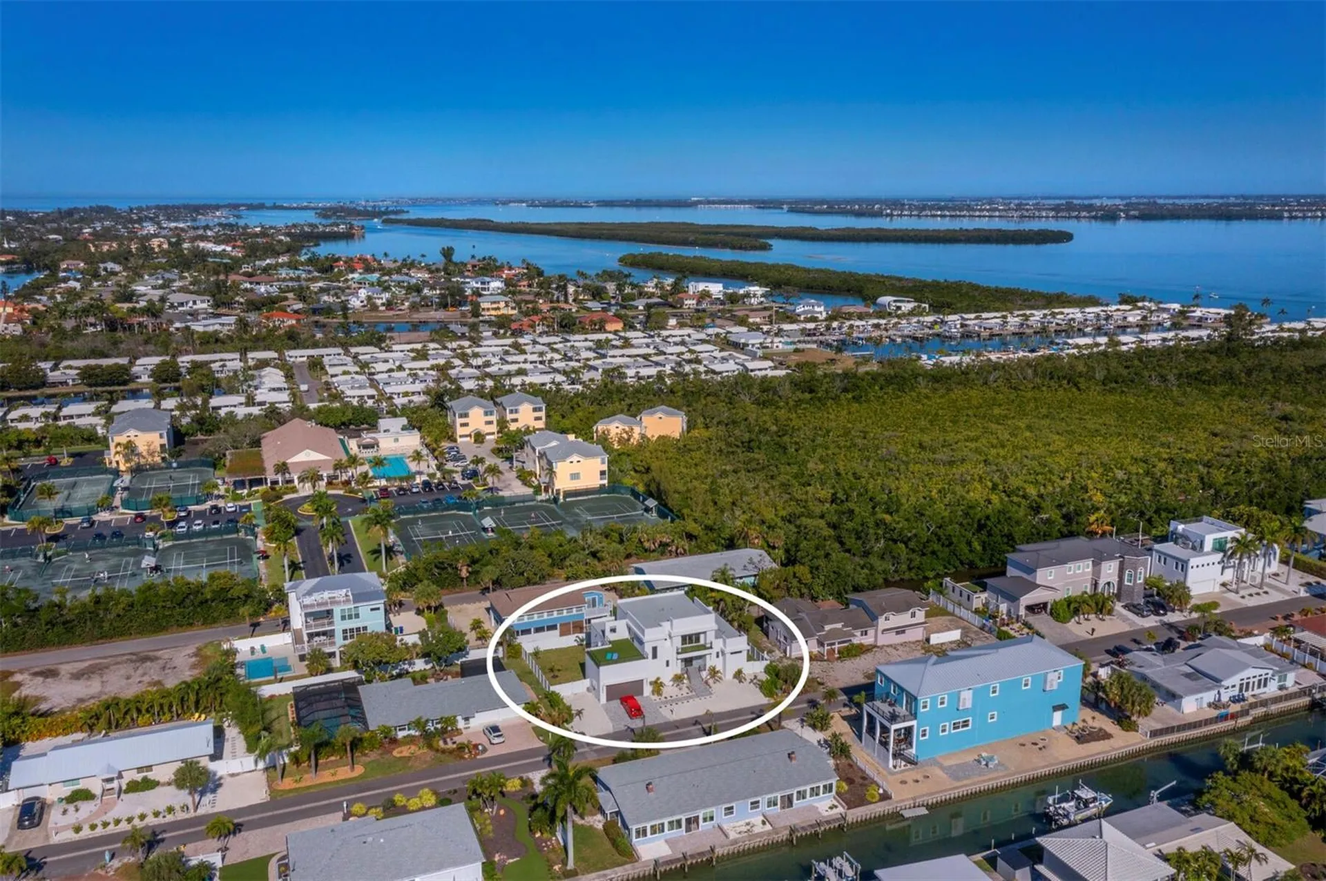 635 Jungle Queen Way Longboat Key FL 34228