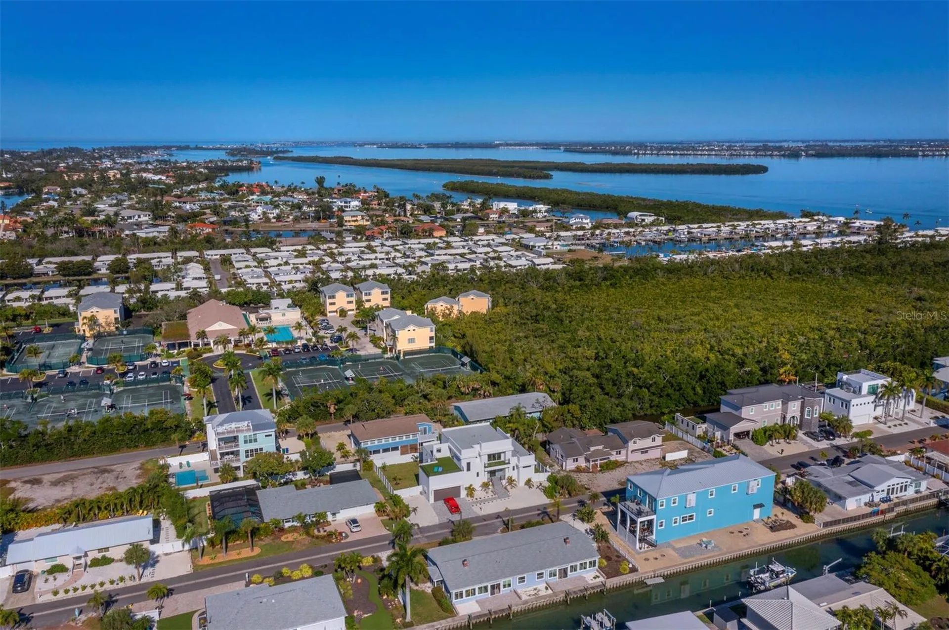 635 Jungle Queen Way Longboat Key FL 34228