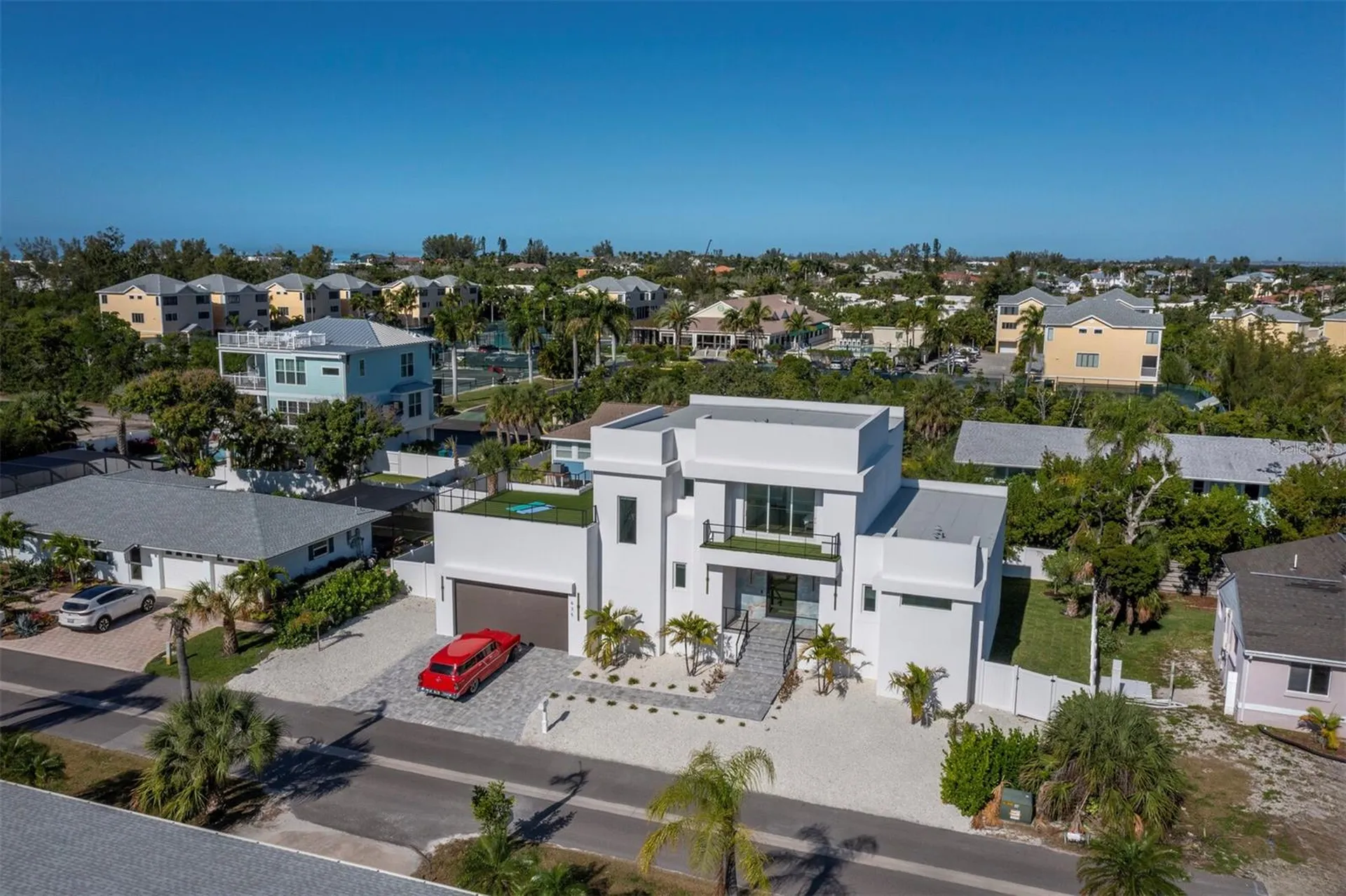 635 Jungle Queen Way Longboat Key FL 34228