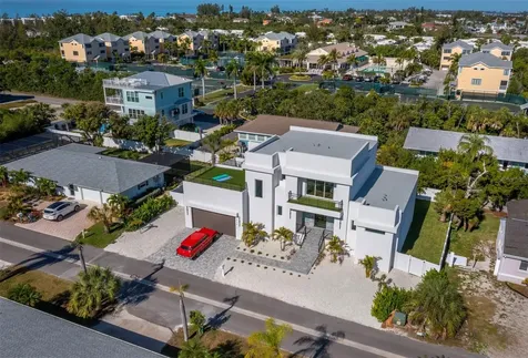 635 Jungle Queen Way Longboat Key FL 34228