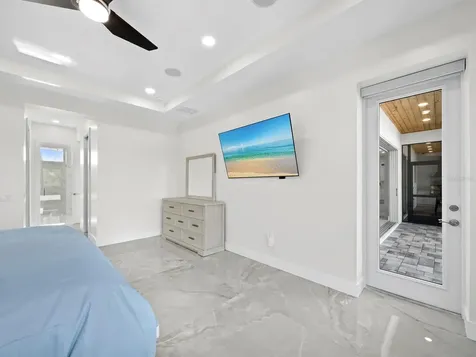 635 Jungle Queen Way Longboat Key FL 34228