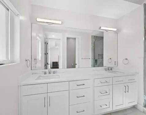 635 Jungle Queen Way Longboat Key FL 34228