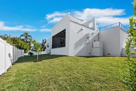 635 Jungle Queen Way Longboat Key FL 34228