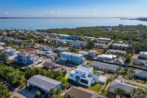 635 Jungle Queen Way Longboat Key FL 34228