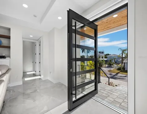 635 Jungle Queen Way Longboat Key FL 34228