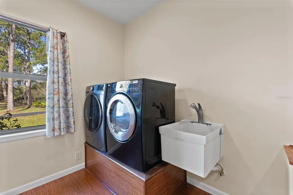 6950 El Dorado Drive Sarasota FL 34240