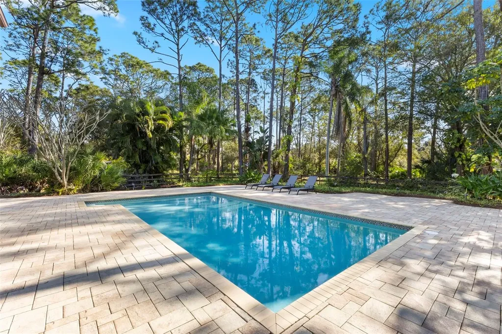 6950 El Dorado Drive Sarasota FL 34240