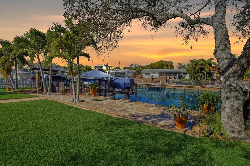 335 Crosswinds Drive Palm Harbor FL 34683