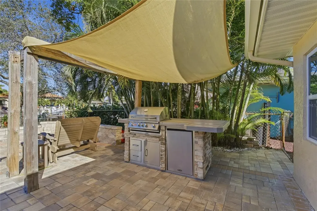 335 Crosswinds Drive Palm Harbor FL 34683