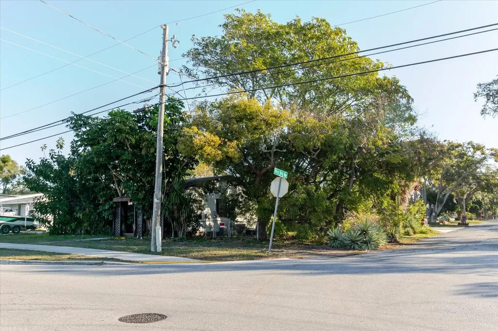 1604 Omaha Street Palm Harbor FL 34683