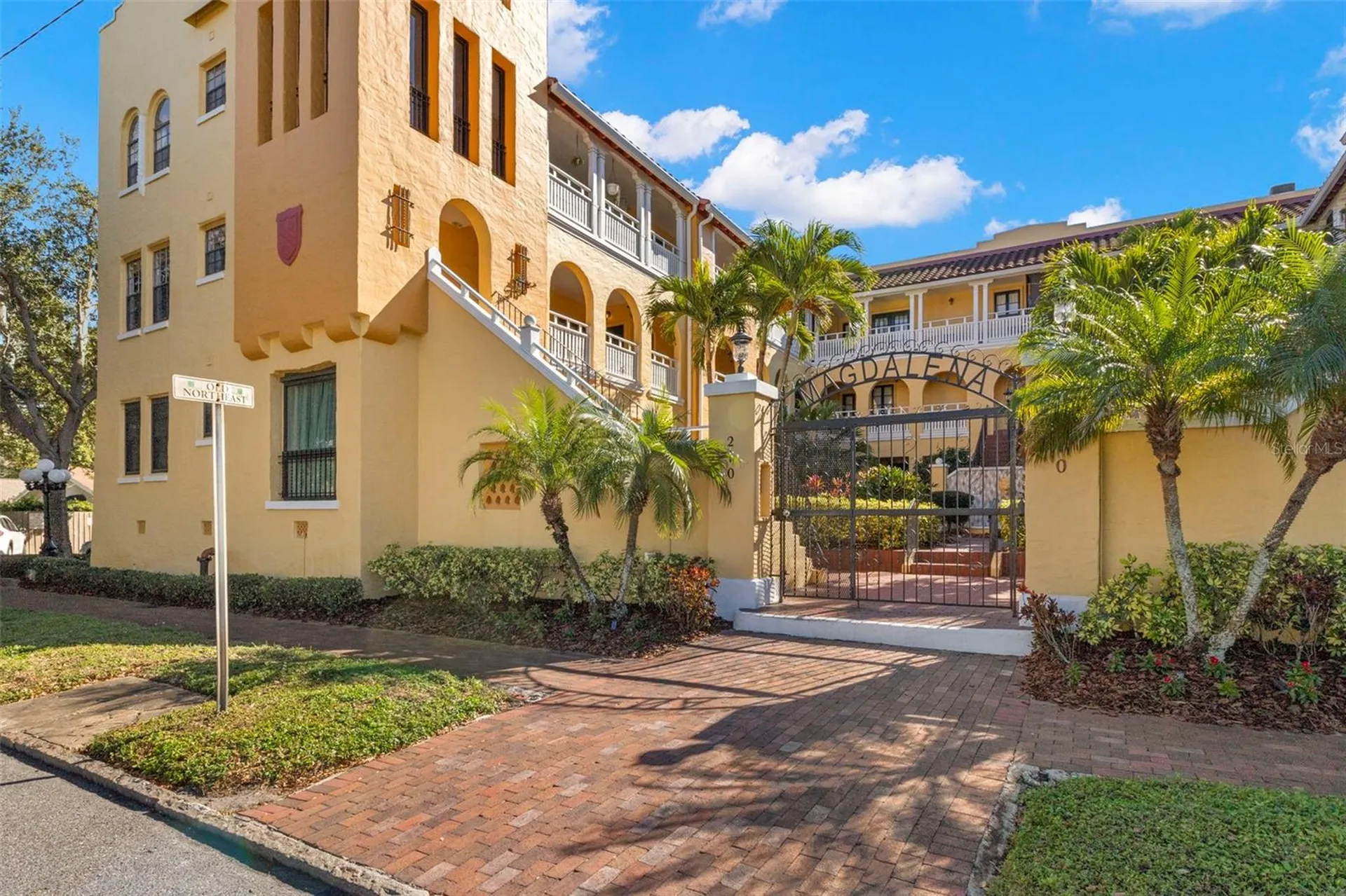 210 22nd Avenue NE St Petersburg FL 33704