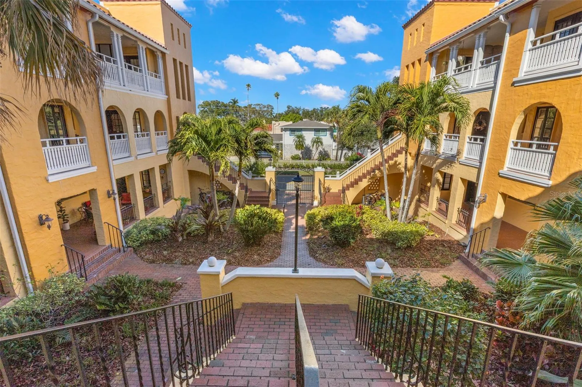 210 22nd Avenue NE St Petersburg FL 33704