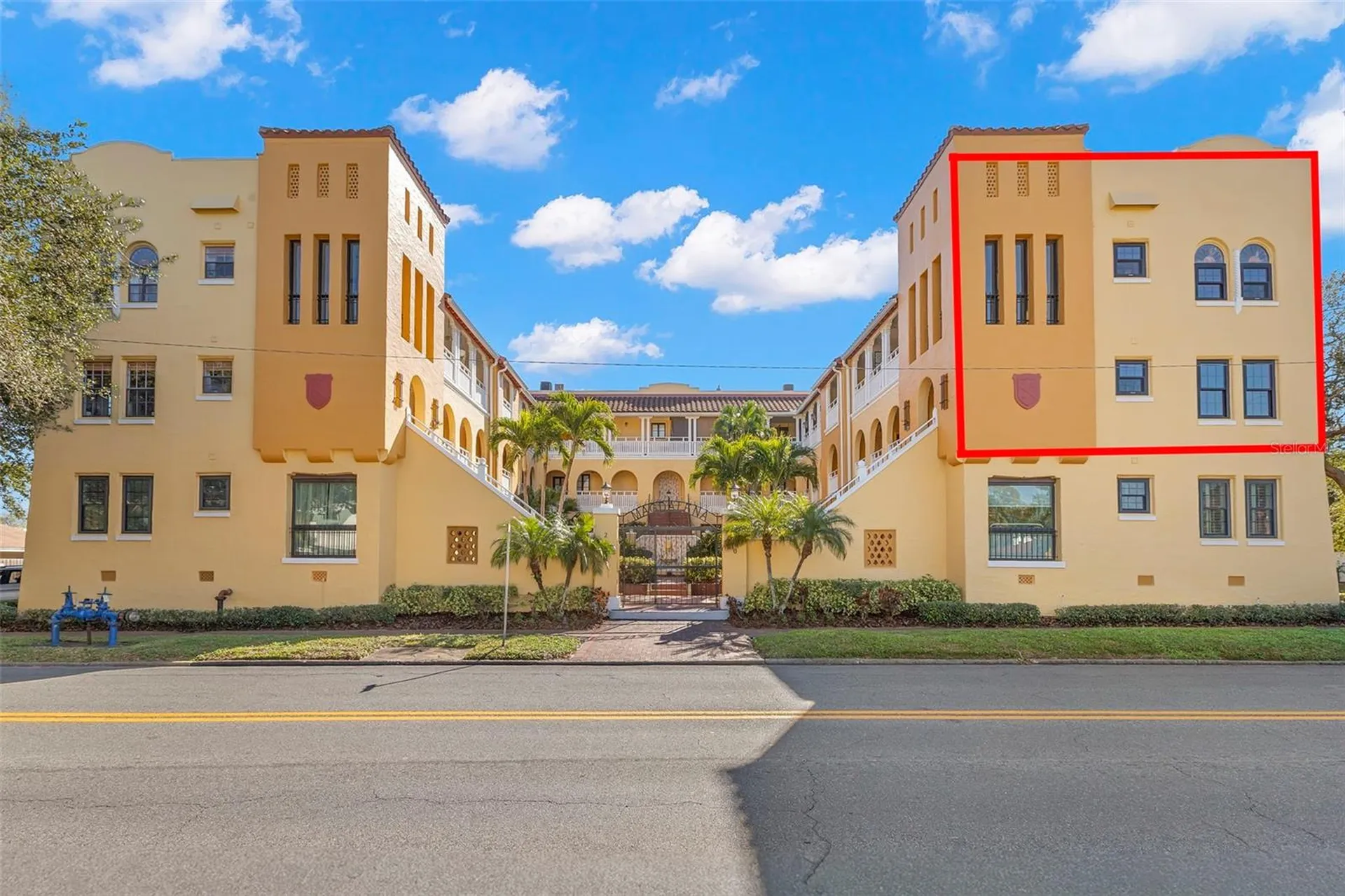 210 22nd Avenue NE St Petersburg FL 33704