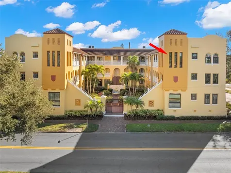 210 22nd Avenue NE St Petersburg FL 33704