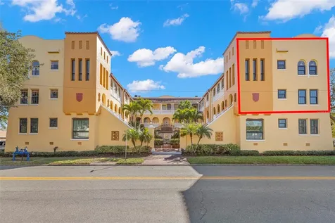 210 22nd Avenue NE St Petersburg FL 33704