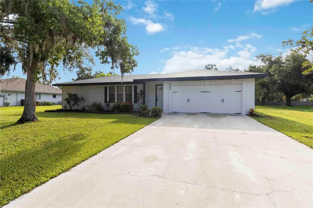 6337 99th Street E Bradenton FL 34202