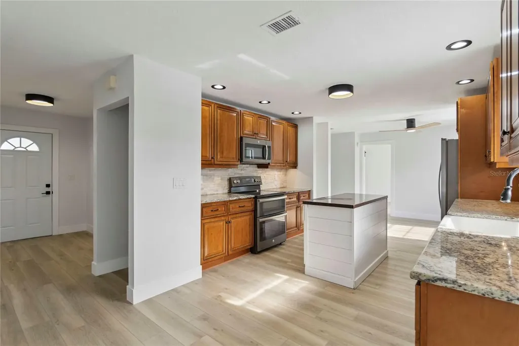6337 99th Street E Bradenton FL 34202