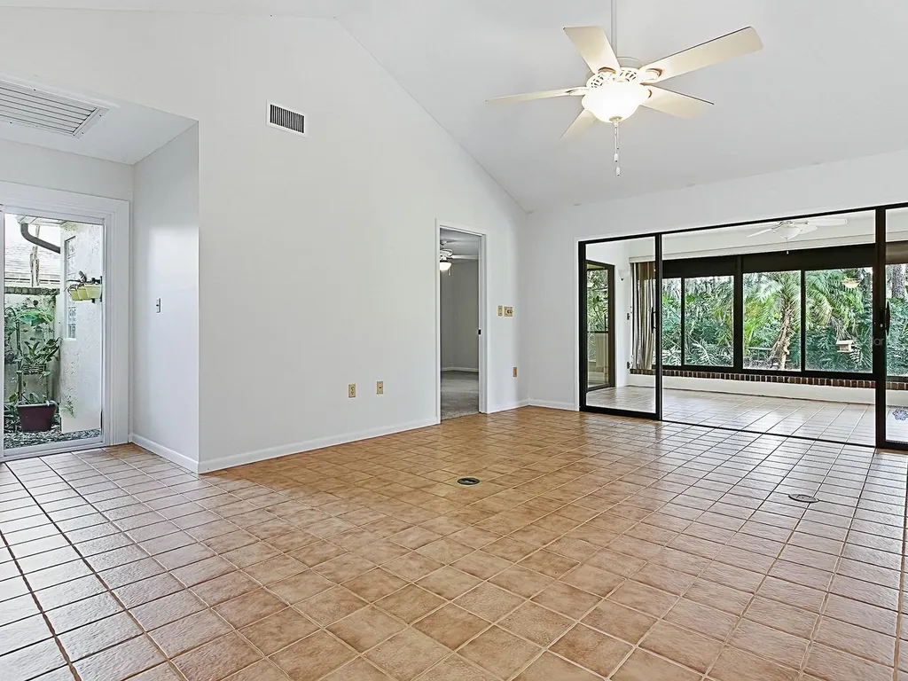 104 Waterwood Drive Yalaha FL 34797
