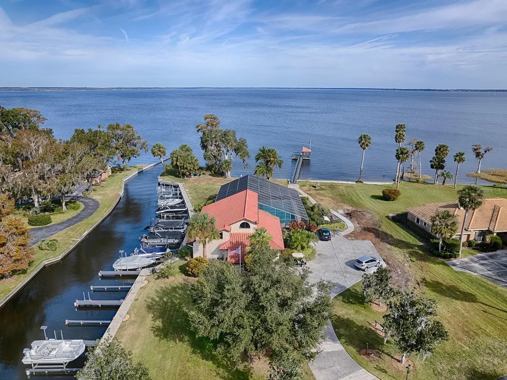 104 Waterwood Drive Yalaha FL 34797