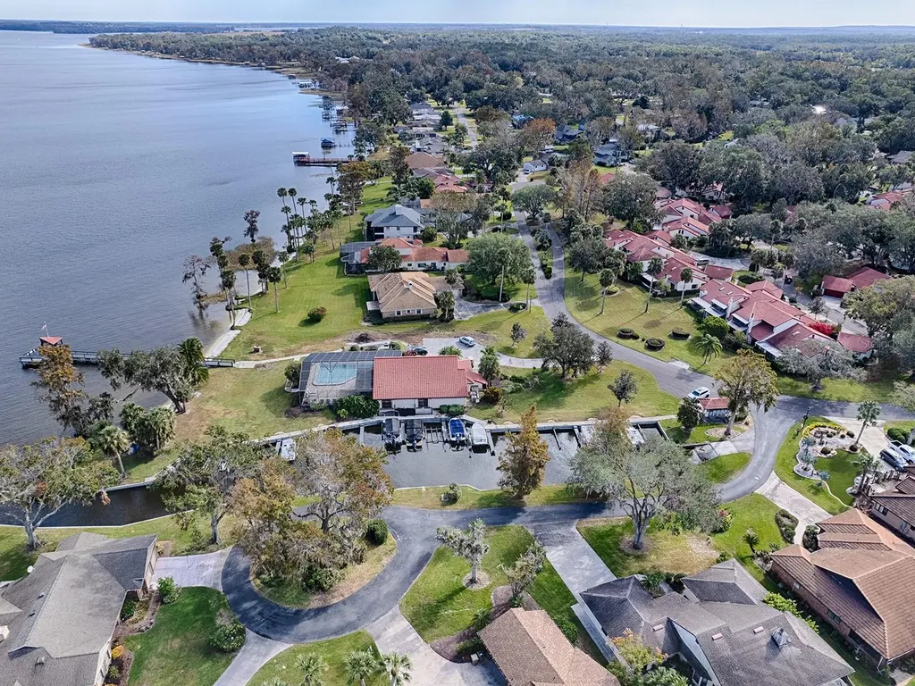 104 Waterwood Drive Yalaha FL 34797