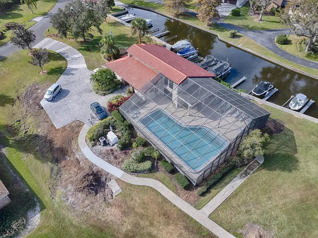 104 Waterwood Drive Yalaha FL 34797