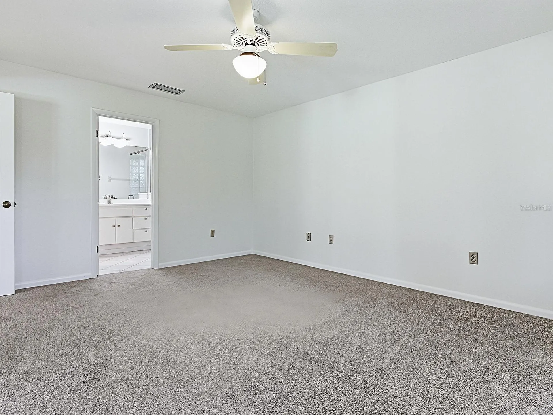 104 Waterwood Drive Yalaha FL 34797