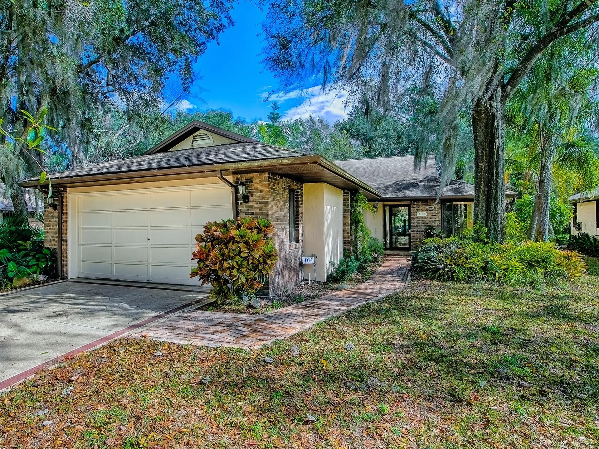 104 Waterwood Drive Yalaha FL 34797