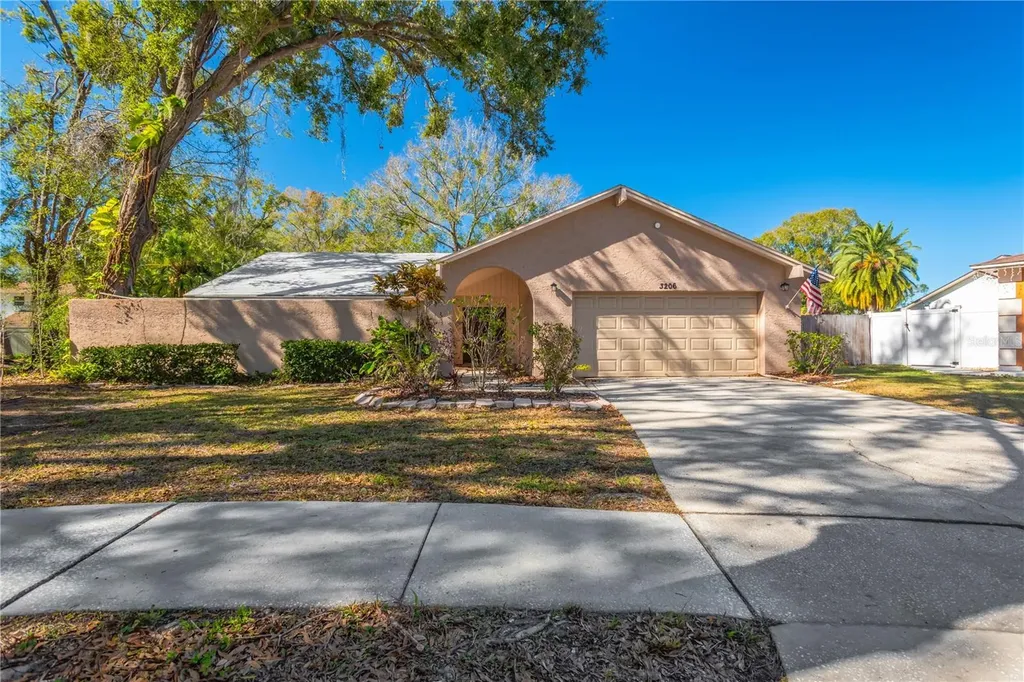 3206 Shady Glen Circle Tampa FL 33618