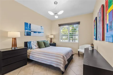 1858 Mcleary San Juan PR 00911