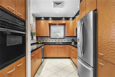 1858 Mcleary San Juan PR 00911