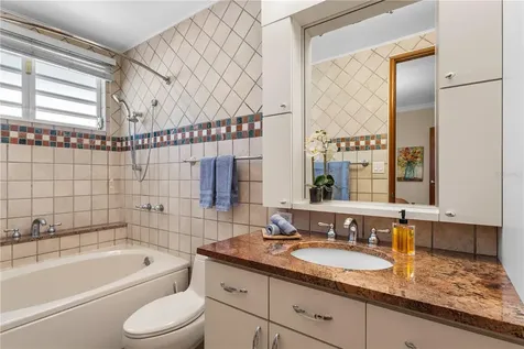1858 Mcleary San Juan PR 00911