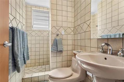 1858 Mcleary San Juan PR 00911